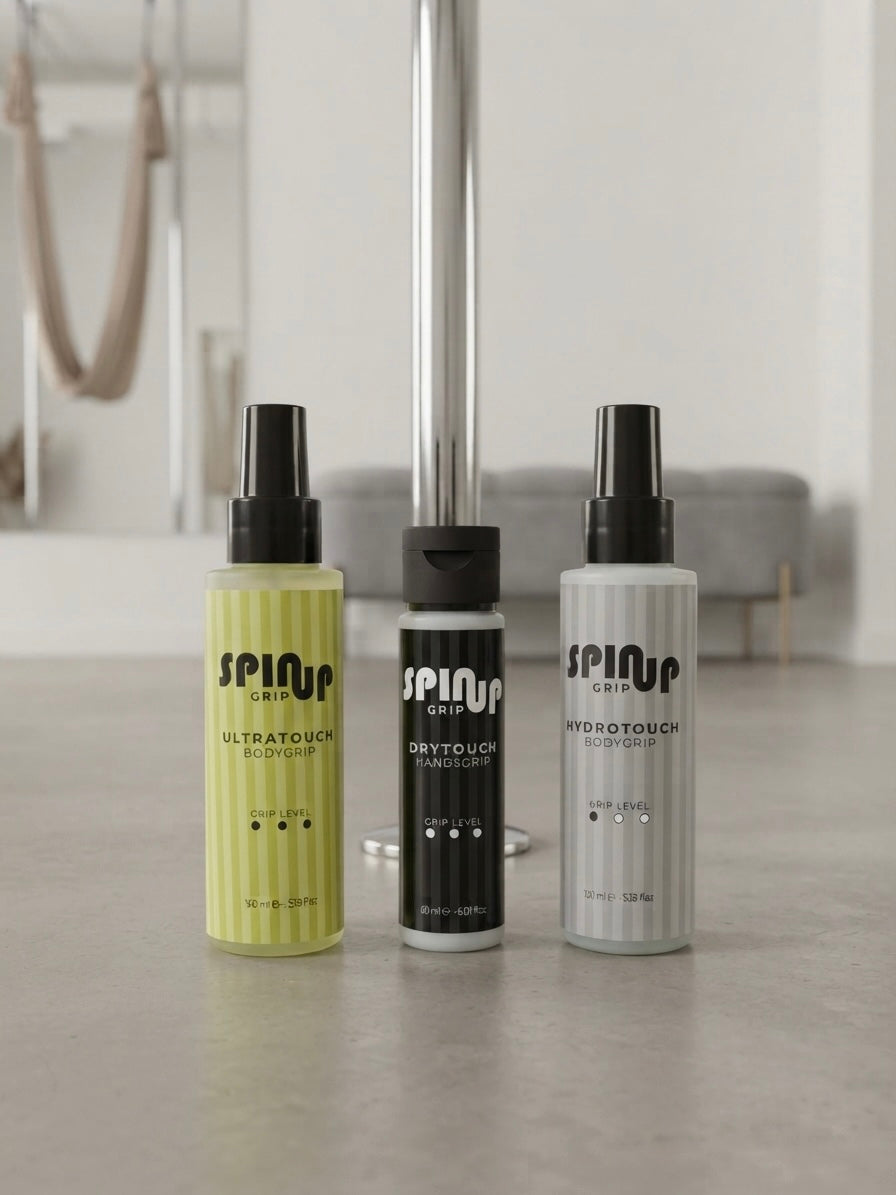 Kit grip completo per pole dance e fitness: Dry Touch, Ultra Touch e Hydro Touch. Tre formule, una sola spedizione. Starter Pack SPINUP GRIP. Migliora i tuoi allenamneti di poledance, aereal art, crossfit, calisthenics e fitnes. Made in Italy